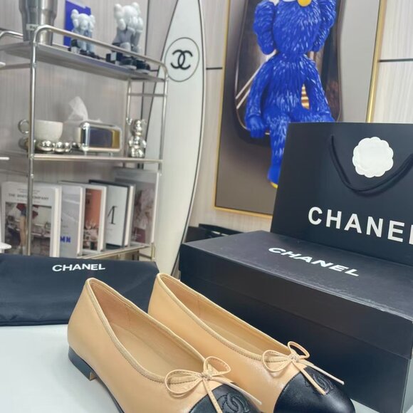 Elegant Women's Ballet Flats - Picture 1 of 9